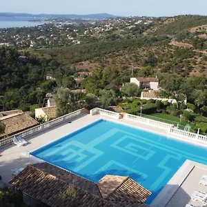  Appartement Grande Terrasse Superbe Vue Et Golf De Saint Tropez, Piscine